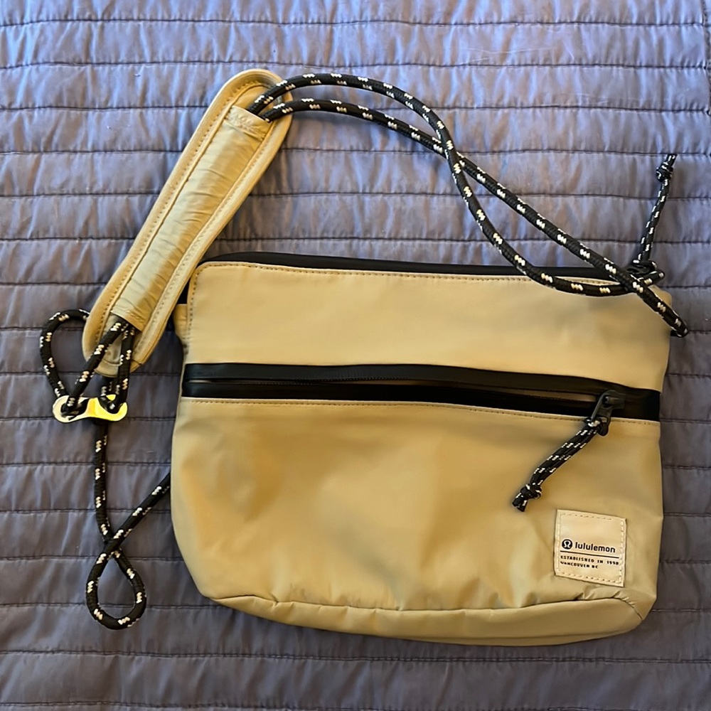 LULULEMON RIPSTOP CROSSBODY BAG